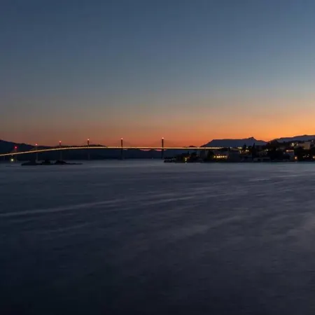 Mediterranean Next To Sea 클레크