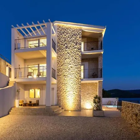 Vila Mediterranean Next To Sea Klek