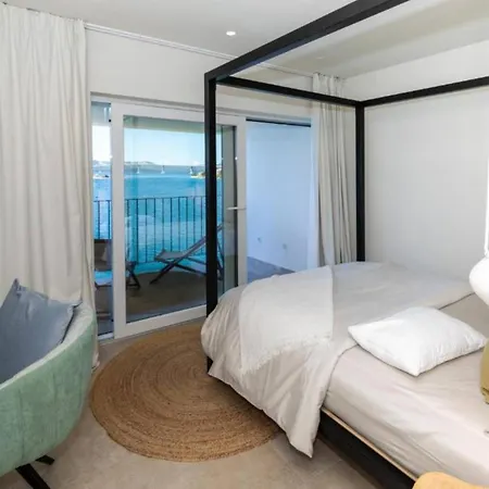 Mediterranean Next To Sea * 클레크