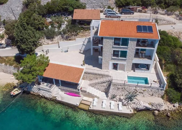 ヴィラ Mediterranean Next To Sea