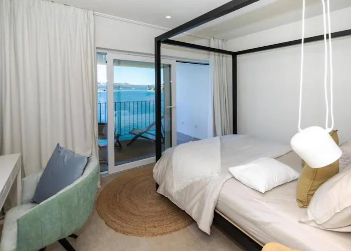 Mediterranean Next To Sea * クレック