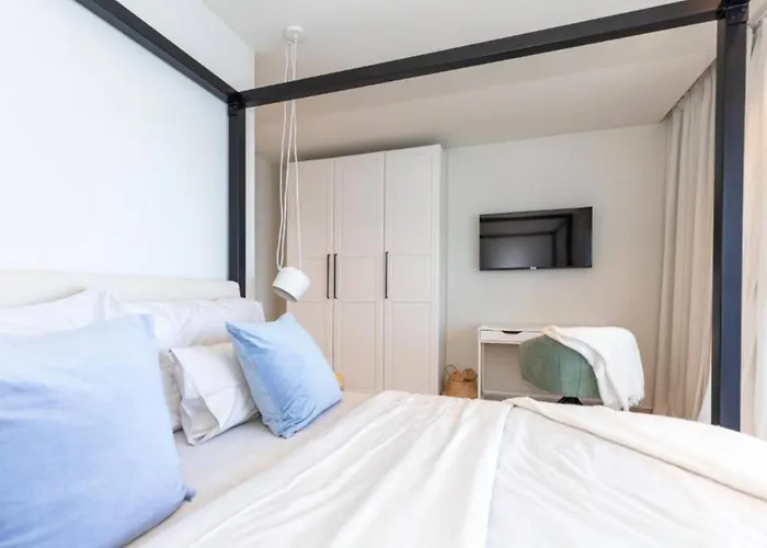 Mediterranean Next To Sea ヴィラ *