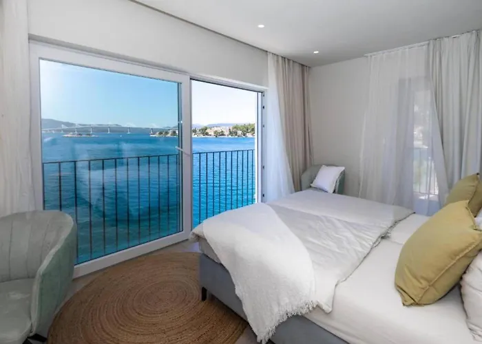 Mediterranean Next To Sea クレック