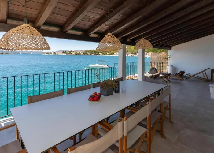 Mediterranean Next To Sea ヴィラ *